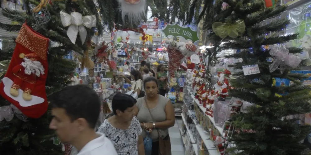 Imagem ilustrativa da imagem Vendas de Natal caem 1,7% no Brasil, segundo Serasa Experian