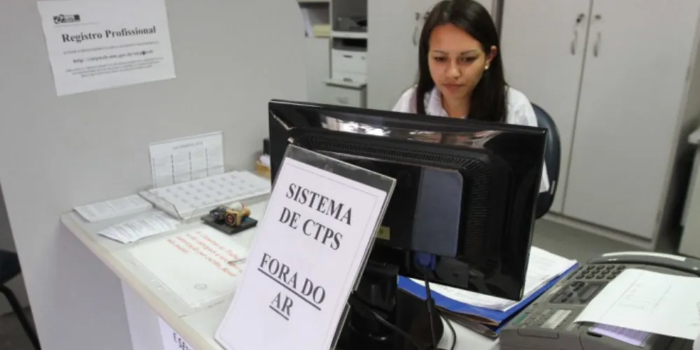 Imagem ilustrativa da imagem Emissão de carteiras trabalho continua suspensa