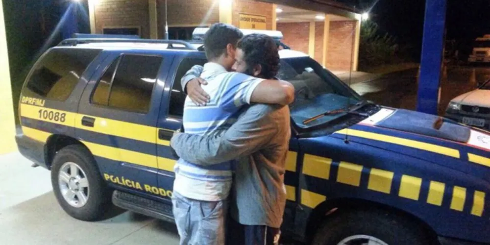 Imagem ilustrativa da imagem Polícia Rodoviária proporciona Reencontro Emocionante