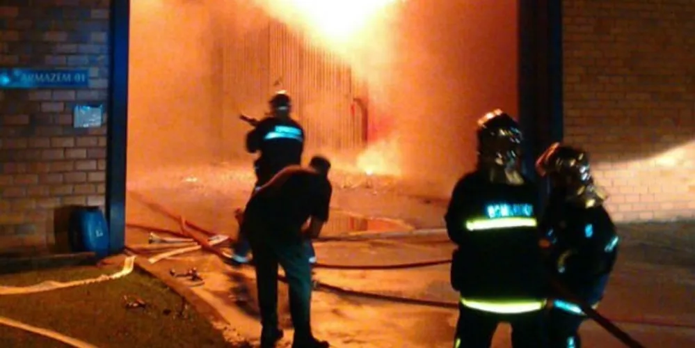 Imagem ilustrativa da imagem Incêndio em São Mateus deixa prejuízo de R$ 9 milhões