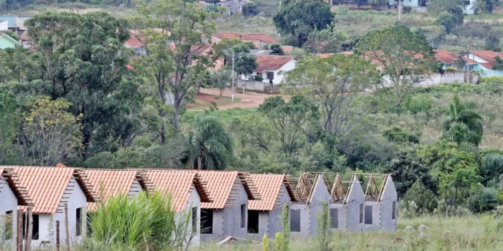 Imagem ilustrativa da imagem Prolar licita R$ 1,4 milhão para conclusão de casas