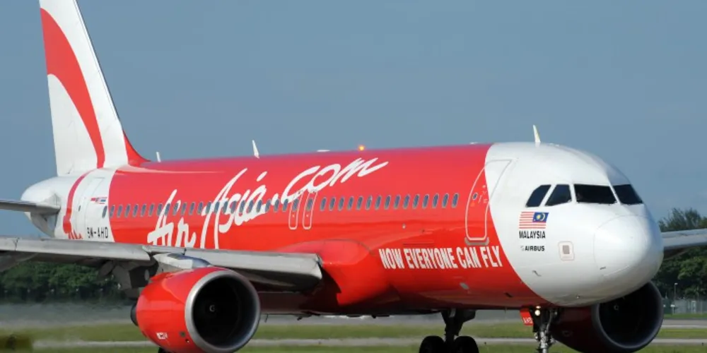 Imagem ilustrativa da imagem Equipes encontram cauda de avião da AirAsia no Mar de Java