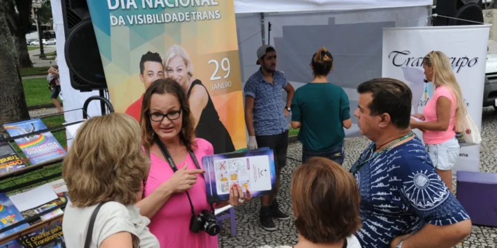 Imagem ilustrativa da imagem Travestis e transexuais podem usar nomes sociais no Paraná