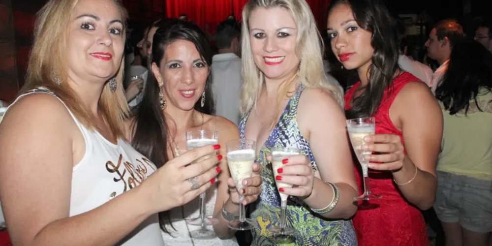 Imagem ilustrativa da imagem Confira quem estava na festa de ano novo no Diretoria Bar