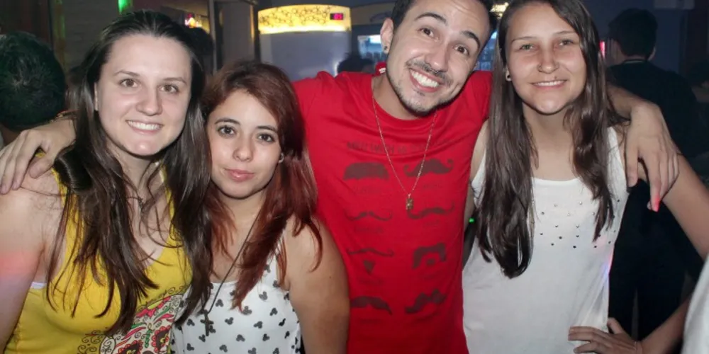 Imagem ilustrativa da imagem Confira quem curtiu a festa de ano novo no Deck Club