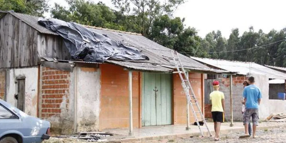 Imagem ilustrativa da imagem Vendaval e quedas de energia afetam abastecimento de água