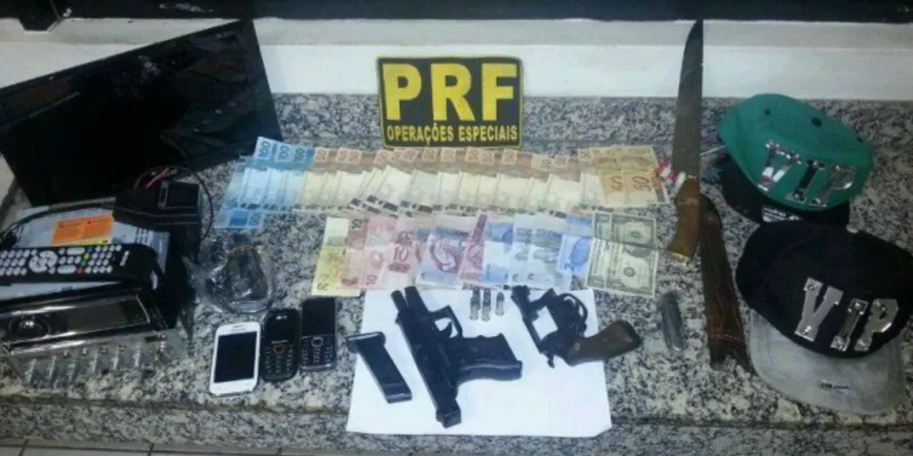 Imagem ilustrativa da imagem PRF prende dupla após assalto a caminhoneiro na BR-277