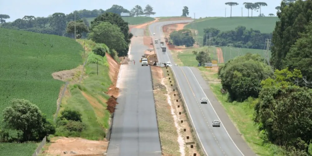 Imagem ilustrativa da imagem Duplicação da BR-376 já tem 60% de pavimentação