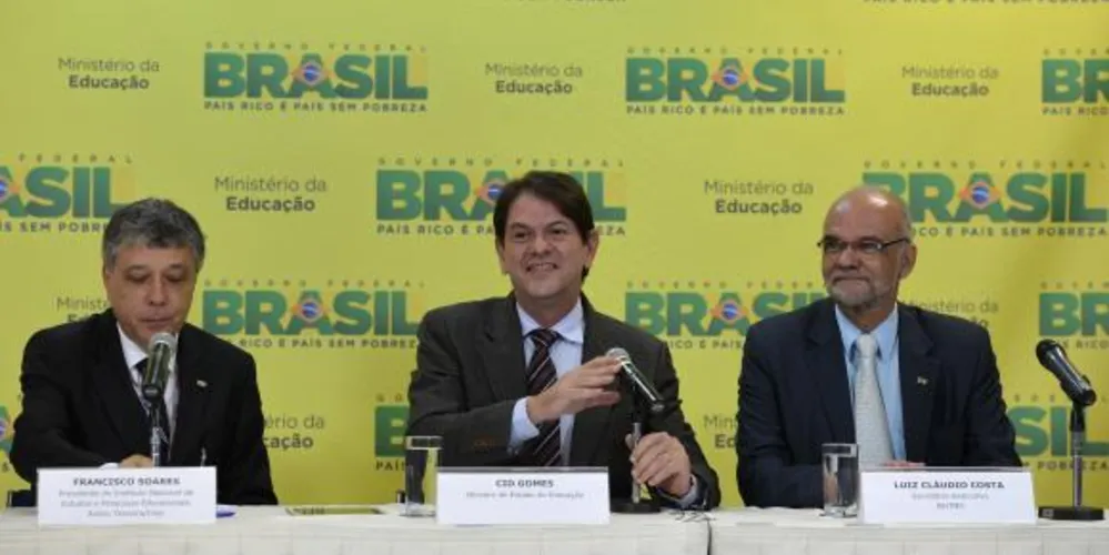 Imagem ilustrativa da imagem Mais de 500 mil estudantes zeraram a redação do Enem