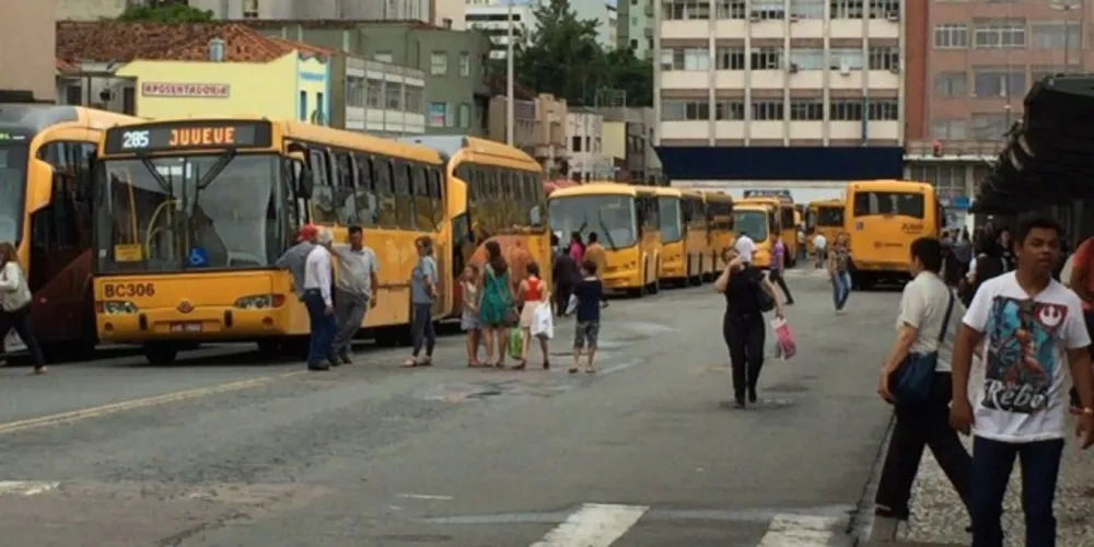Imagem ilustrativa da imagem Trabalhadores confirmam greve de ônibus em Curitiba