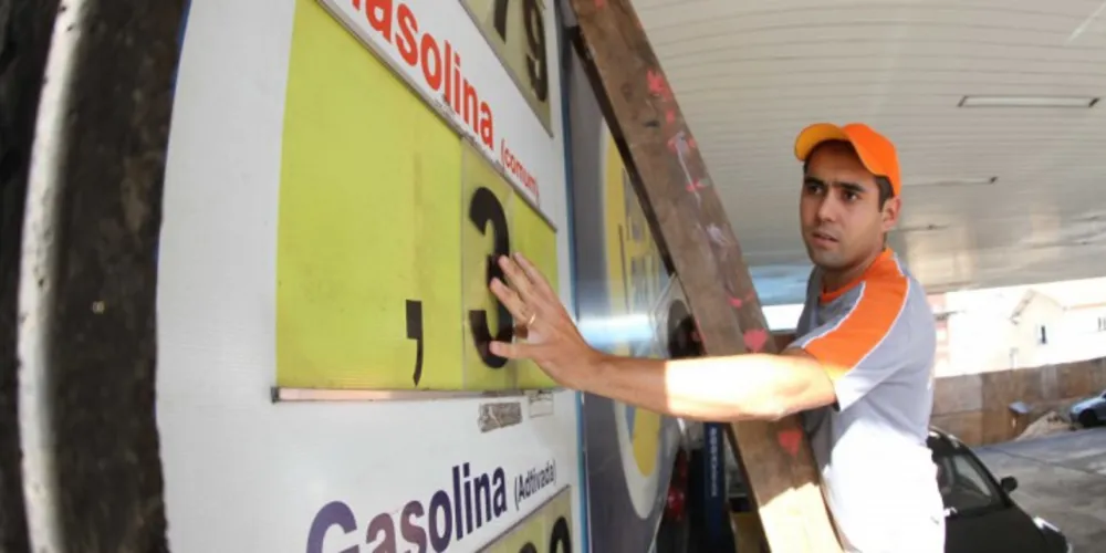 Imagem ilustrativa da imagem Gasolina chega a R$ 3,30 nos postos de Ponta Grossa