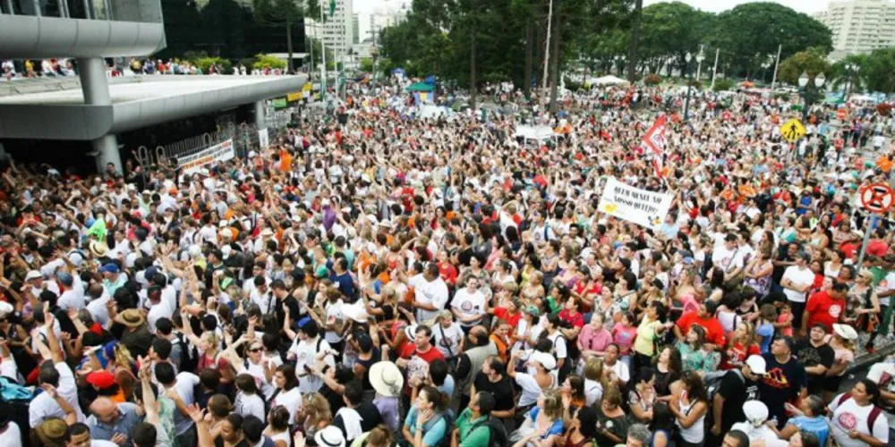 Imagem ilustrativa da imagem Pais de alunos garantem reforço nos protestos de professores