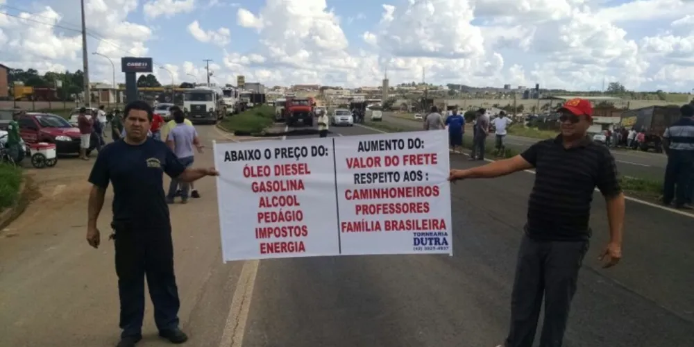 Imagem ilustrativa da imagem Manifestantes bloqueiam rodovia no Los Angeles