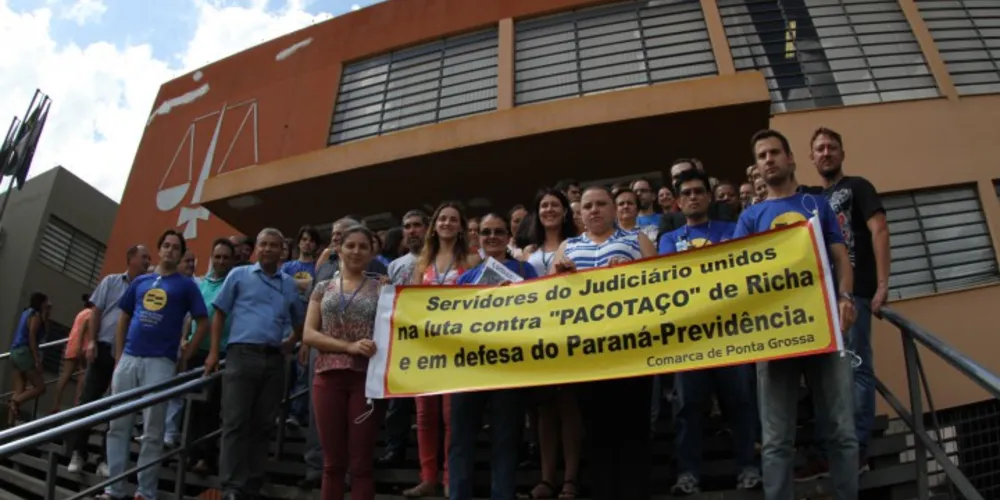 Imagem ilustrativa da imagem Servidores estaduais do Fórum paralisam atividades