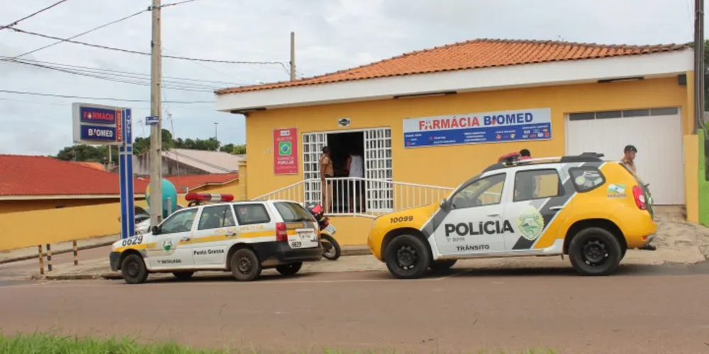 Imagem ilustrativa da imagem Bandidos invadem e assaltam farmácia no Santa Luzia
