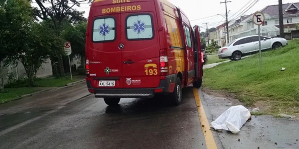 Imagem ilustrativa da imagem Jovem vai mexer no som do carro e mata pintor atropelado