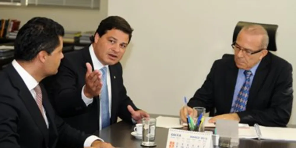 Imagem ilustrativa da imagem Reunião discute obras no aeroporto de Ponta Grossa