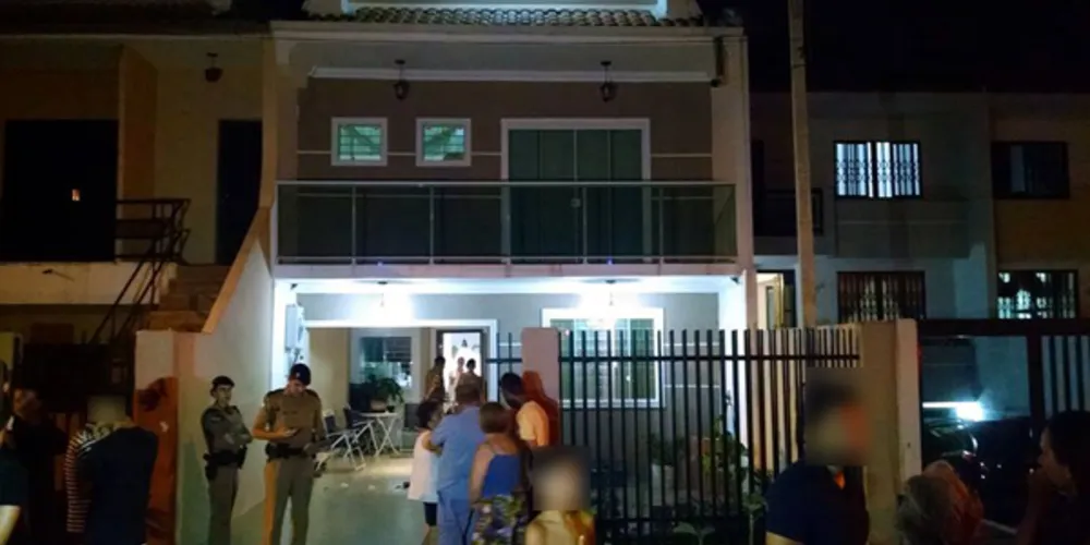 Imagem ilustrativa da imagem Pai é morto e filho de 14 anos acaba baleado em assalto