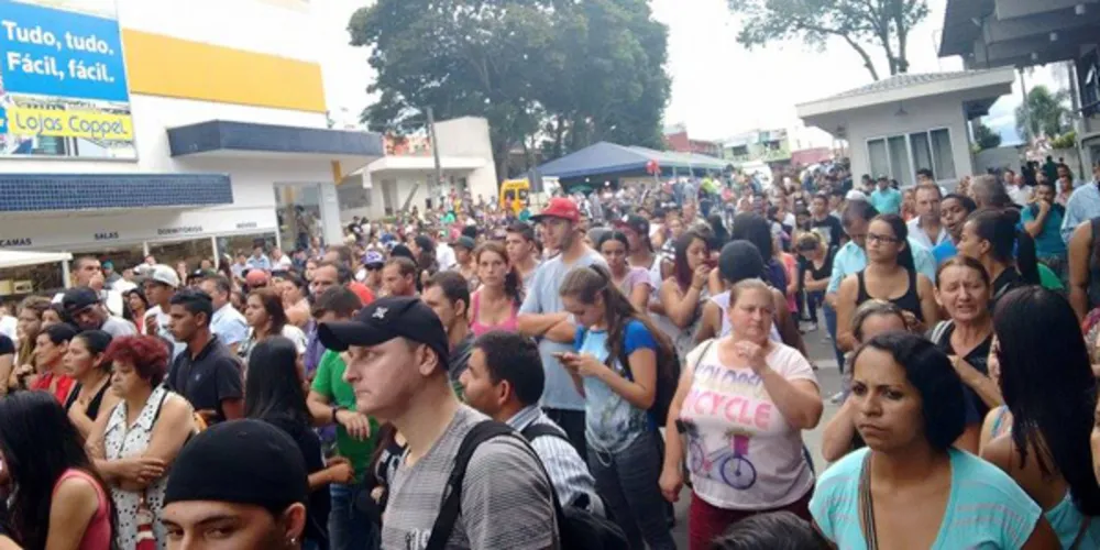 Imagem ilustrativa da imagem Manifestação contra tarifa de ônibus bloqueia rodovia