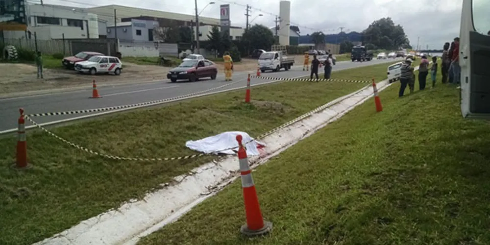 Imagem ilustrativa da imagem Homem leva neto para passear e morre atropelado na BR-277