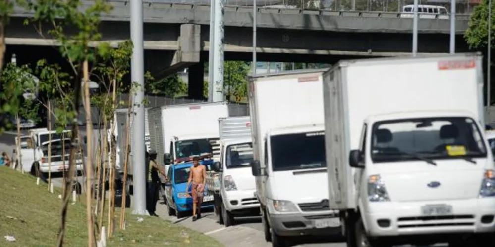 Imagem ilustrativa da imagem Câmara aprova projeto que define jornada diária para caminhoneiros