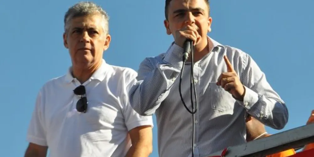 Imagem ilustrativa da imagem Deputados participam de assembleia dos professores