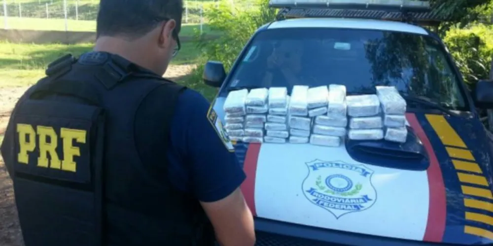 Imagem ilustrativa da imagem PRF flagra chileno com 18 kg de drogas em ônibus na BR-163