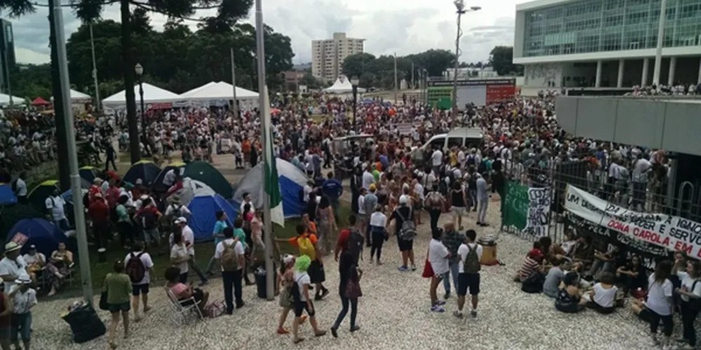 Imagem ilustrativa da imagem Apesar de vitória, professores garantem que greve continua