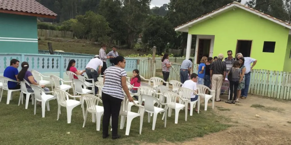 Imagem ilustrativa da imagem Famílias de Imbituva recebem chaves da casa nova