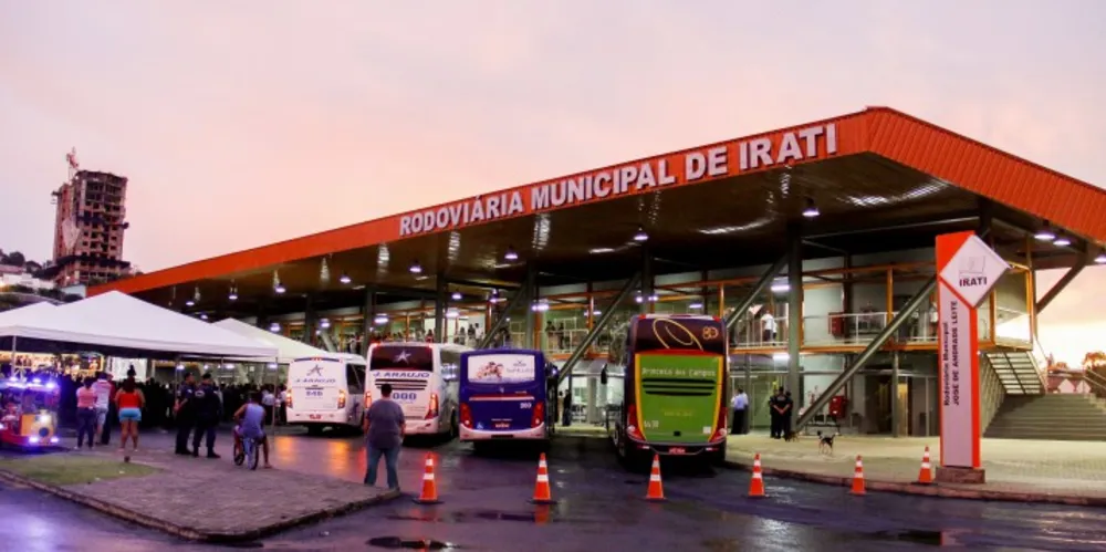 Imagem ilustrativa da imagem Irati celebra inauguração de rodoviária