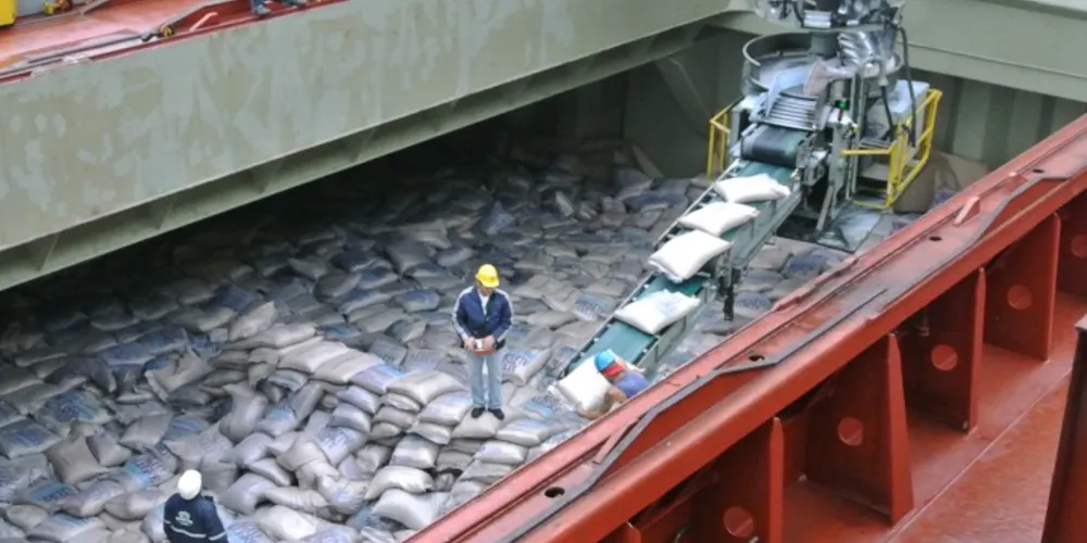 Imagem ilustrativa da imagem Milho e açúcar puxam exportações de Paranaguá