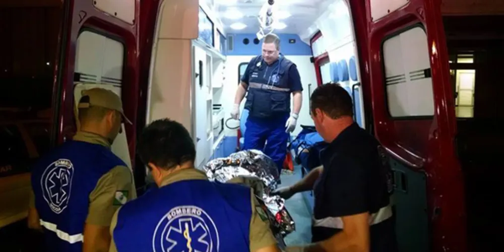 Imagem ilustrativa da imagem Homem leva seis tiros e é levado em estado grave ao hospital