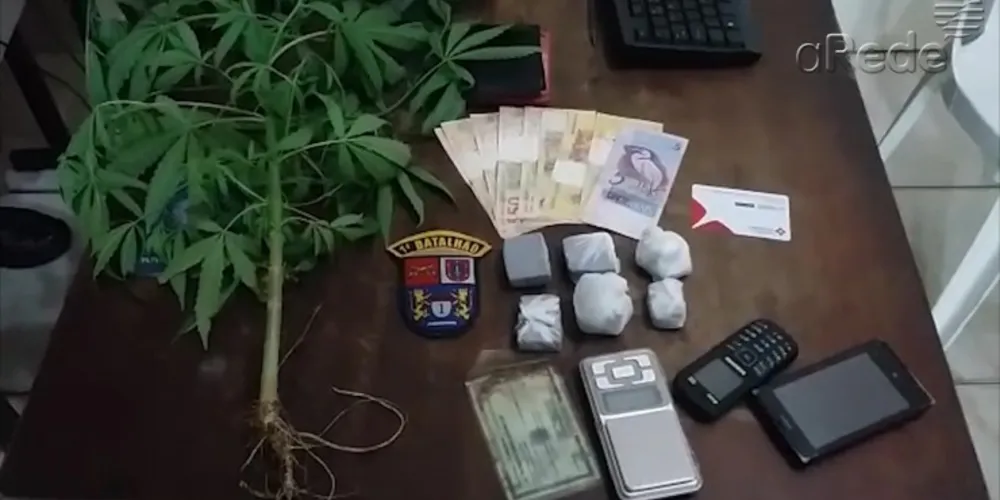 Imagem ilustrativa da imagem PM detém quatro pessoas suspeitas de tráfico de drogas