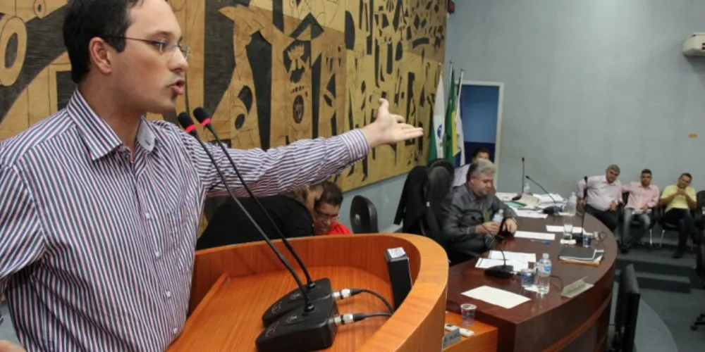 Imagem ilustrativa da imagem Extinção de cobradores abre crise no Legislativo