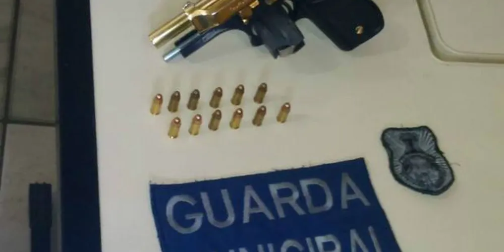 Imagem ilustrativa da imagem GM atende briga entre vizinhos e apreende revólver 'ostentação'