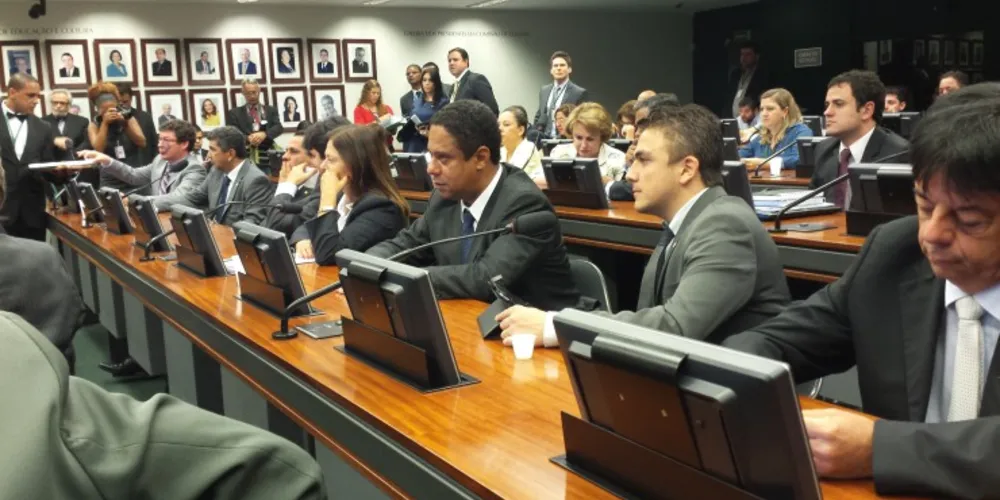 Imagem ilustrativa da imagem Aliel assume vaga de titular na Comissão da Educação