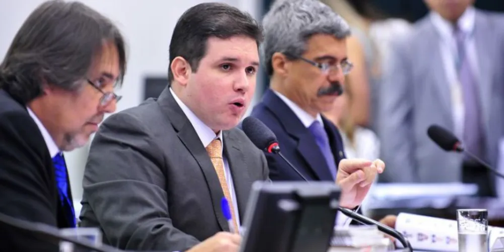 Imagem ilustrativa da imagem CPI da Petrobras pede lista de indiciados na Lava Jato