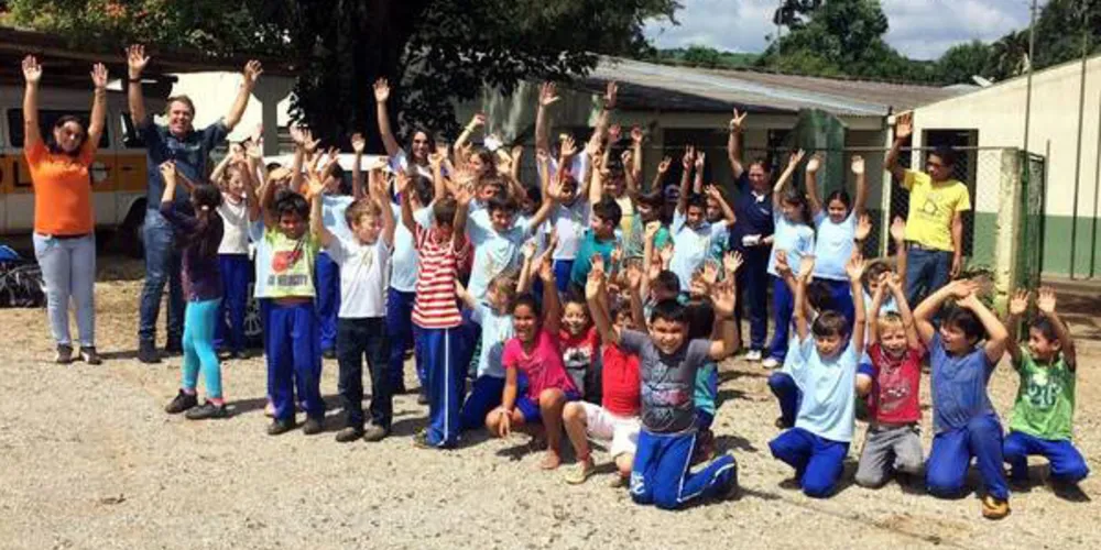 Imagem ilustrativa da imagem Pilotos divulgam o Rally Itaiacoca nas escolas