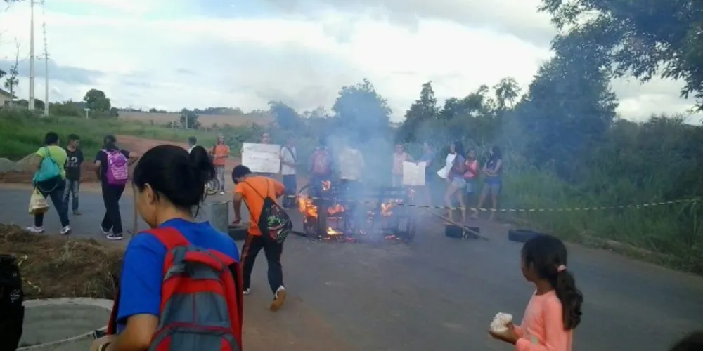 Imagem ilustrativa da imagem Após protestos, Sanepar normaliza serviço em Uvaranas