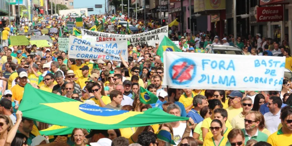 Imagem ilustrativa da imagem Manifestantes lotam a avenida Vicente Machado