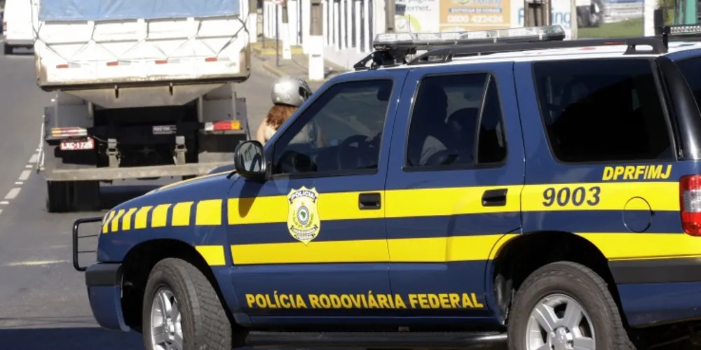 Imagem ilustrativa da imagem Motorista tenta atropelar policiais e é morto a tiros