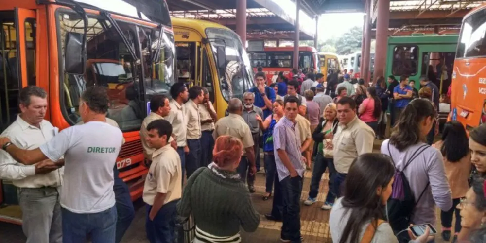 Imagem ilustrativa da imagem Após uma hora, funcionários da VCG liberam terminais