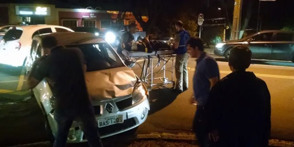 Imagem ilustrativa da imagem Acidente deixa motociclista ferido e trânsito caótico