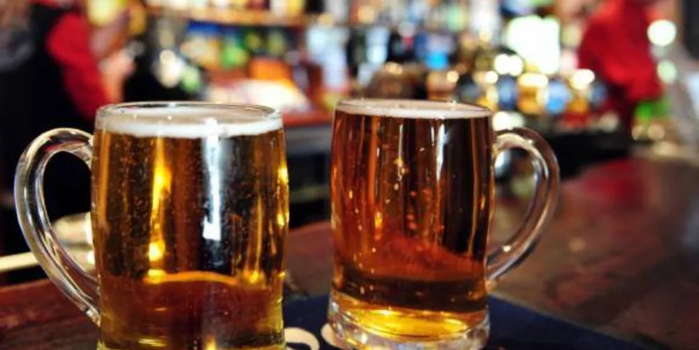 Imagem ilustrativa da imagem Lei pune com prisão venda de bebida alcoólica a menores