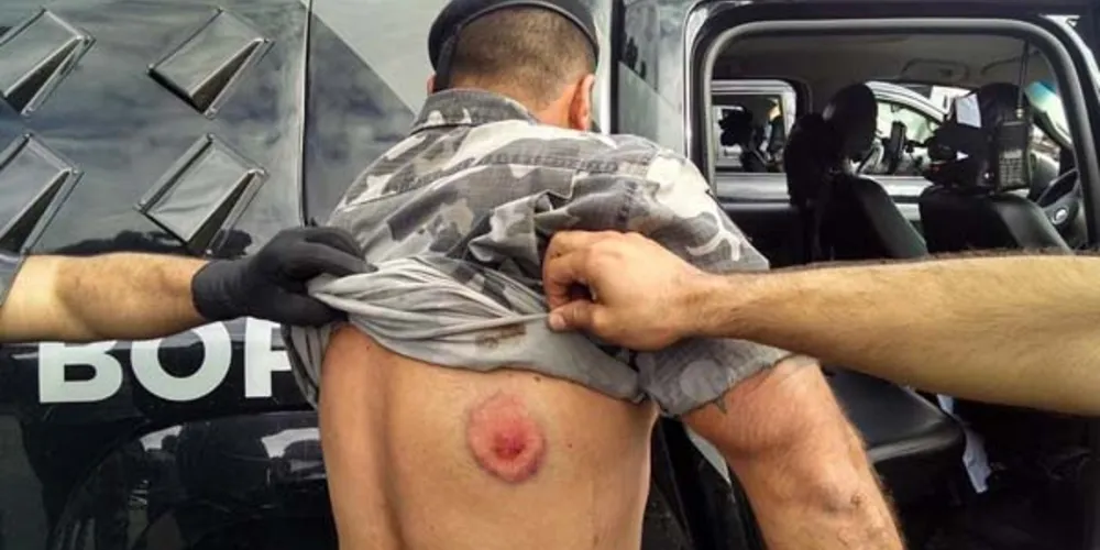 Imagem ilustrativa da imagem Bandidos fazem refém e ferem dois policiais do Bope