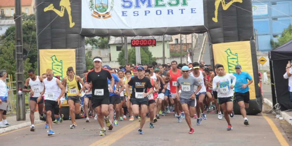 Imagem ilustrativa da imagem Corrida Rústica Castro 311 Anos teve 400 participantes