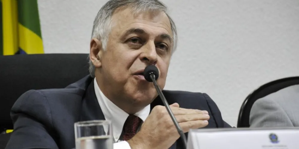Imagem ilustrativa da imagem Presos na Lava Jato usaram celular dentro da prisão, diz Costa