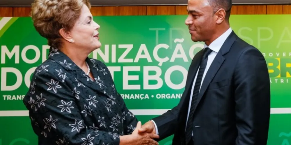 Imagem ilustrativa da imagem Dilma assina MP para renegociação de dívidas