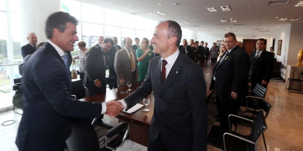 Imagem ilustrativa da imagem Richa recebe empresários e fala sobre medidas de austeridade