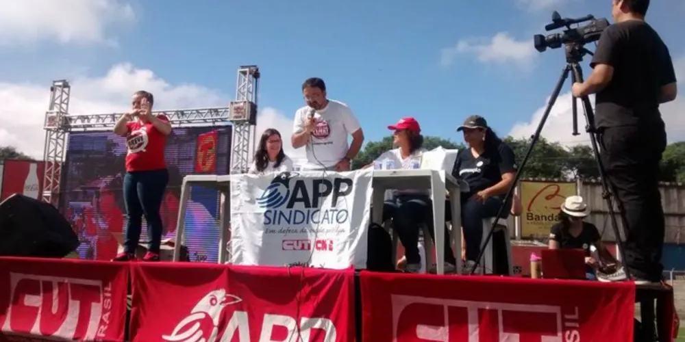Imagem ilustrativa da imagem Assembleia define suspensão da greve dos professores